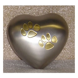 Pet Urns by HTW - Urns for pets, dogs, cats, loss, death, jewelry, ashes, retail, wholesale, minnesota, united states, vet clinic, veterinarian, family pets, Keepsake Heart