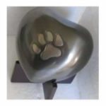 Pet Urns by HTW - Urns for pets, dogs, cats, loss, death, jewelry, ashes, retail, wholesale, minnesota, united states, vet clinic, veterinarian, family pets, Keepsake Heart Pet Urn